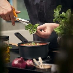 Fiskars Hard Face Kasserolle, 1,8 L 10 Fiskars Hard Face Kasserolle, 1,8 L -Deutschland Kochzauber Verkaufs-Shop fiskars hard face kasserolle 5