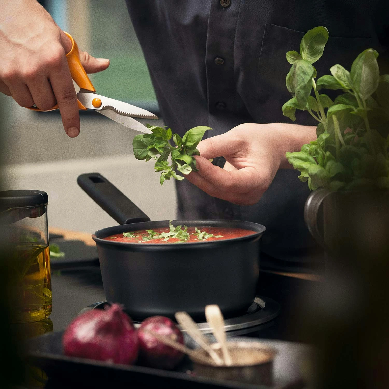 Fiskars Hard Face Kasserolle, 1,8 L 5 Fiskars Hard Face Kasserolle, 1,8 L – Bild 5