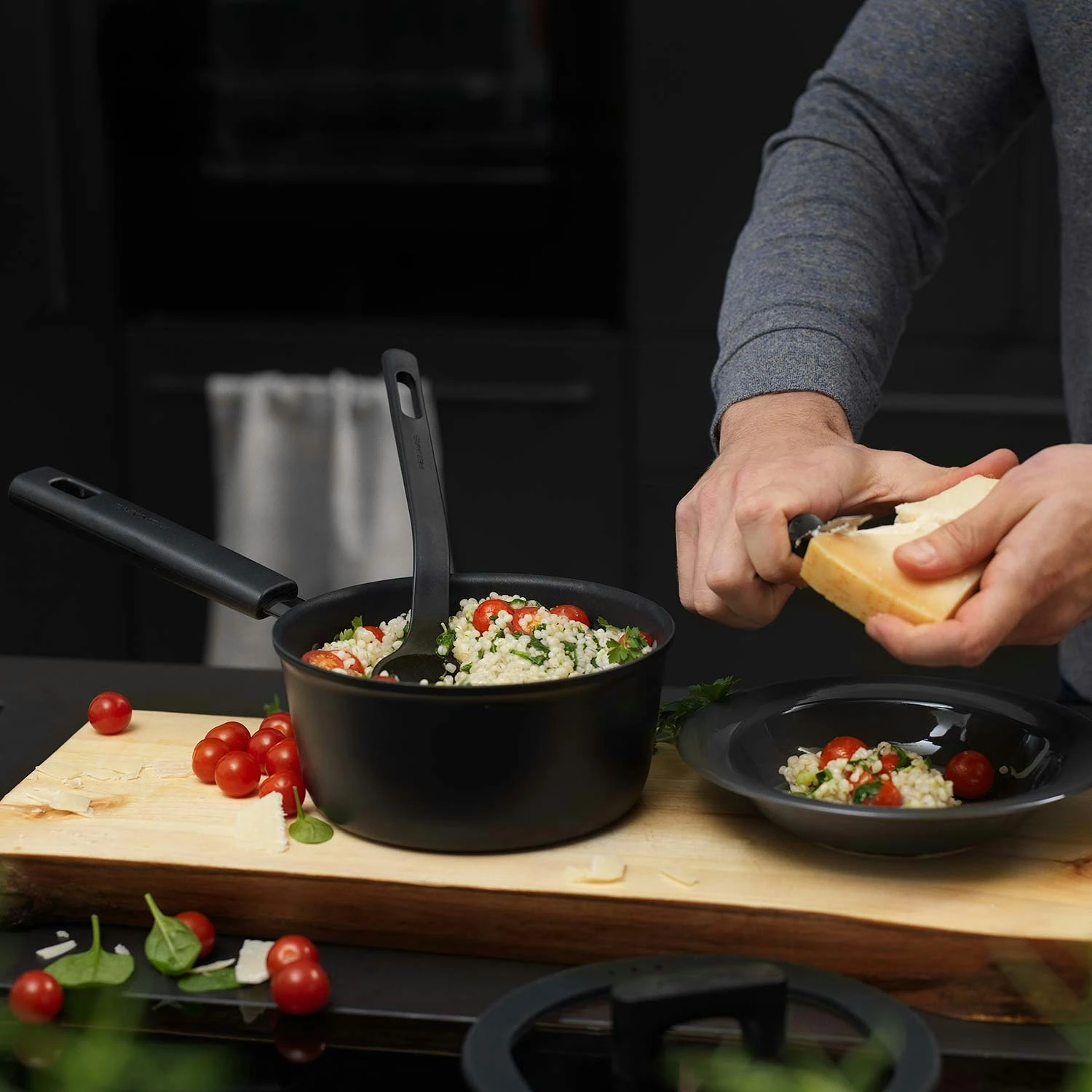 Fiskars Hard Face Kasserolle, 1,8 L 6 Fiskars Hard Face Kasserolle, 1,8 L – Bild 6