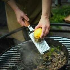 Fiskars Norden Feine Reibe -Deutschland Kochzauber Verkaufs-Shop fiskars norden feine reibe 4