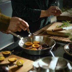 Fiskars Norden Bratpfanne Unbeschichtet Edelstahl, 24 Cm -Deutschland Kochzauber Verkaufs-Shop fiskars norden frying pan uncoated stainless steel 6