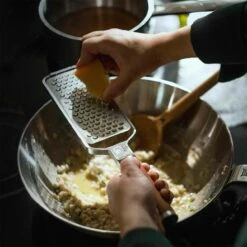 Fiskars Norden Grobe Reibe -Deutschland Kochzauber Verkaufs-Shop fiskars norden grobe reibe 3