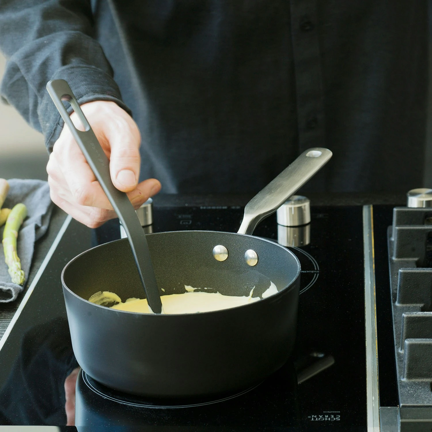 Fiskars Rotisser Traktörpfanne Gross Kante 24 Cm 2 Fiskars Rotisser Traktörpfanne Gross Kante 24 Cm – Bild 2