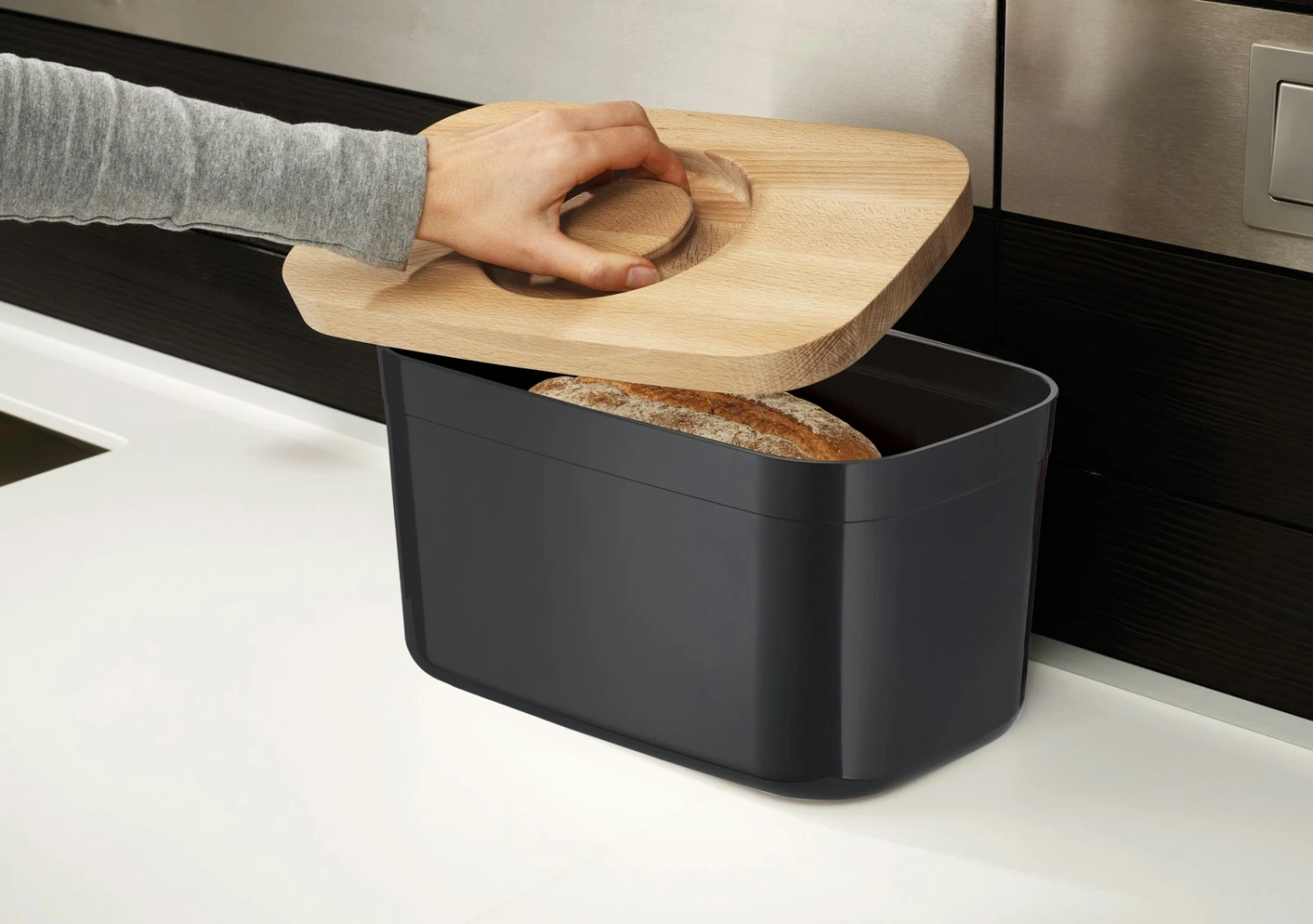 Joseph Joseph Bread Box With Cutting Board, Black 4 Joseph Joseph Bread Box With Cutting Board, Black – Bild 4