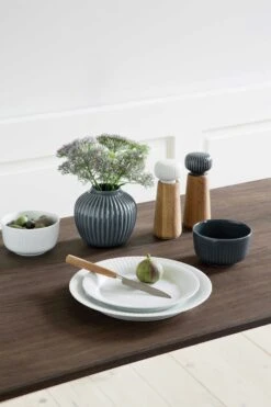 Kähler Hammershøi Kräutermühle Large, Blau 10 Kähler Hammershøi Kräutermühle Large, Blau -Deutschland Kochzauber Verkaufs-Shop kahler hammershi krautermuhle large 1