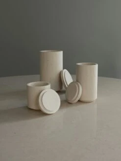 Gallery Objects Dose 18 Cm, Lime Stone -Deutschland Kochzauber Verkaufs-Shop louise roe gallery objects jar 02 black basalt 8