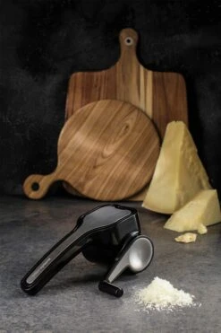 Microplane Drehreibe, Schwarz -Deutschland Kochzauber Verkaufs-Shop microplane drehreibe schwarz 3