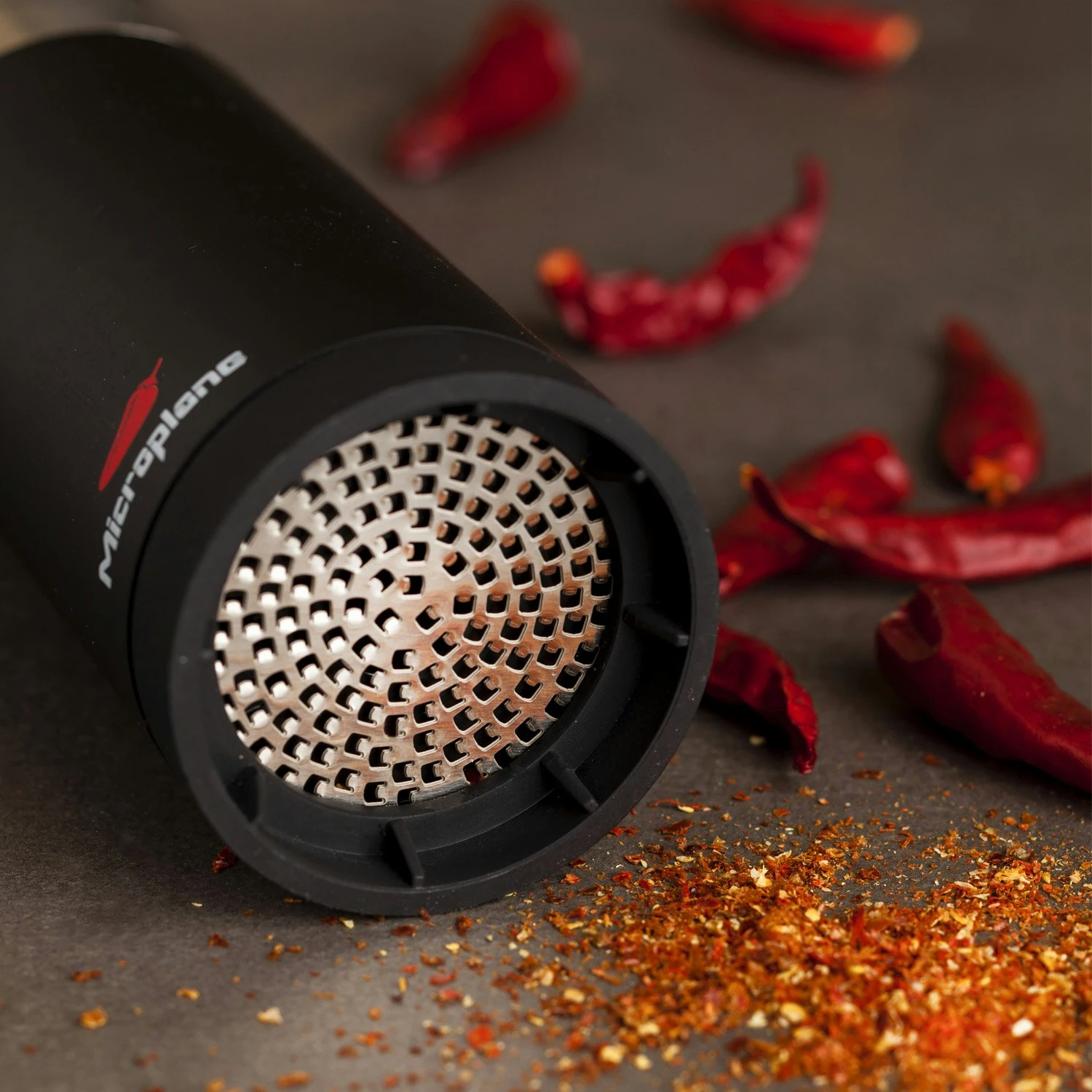 Microplane Kräutermühle Chili, Schwarz 4 Microplane Kräutermühle Chili, Schwarz – Bild 4