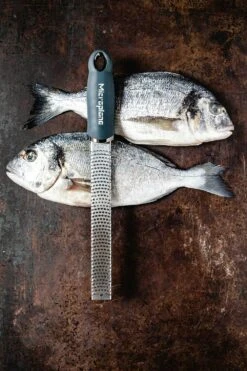 Microplane Premium Classic Zestenreißer, Anthrazit 6 Microplane Premium Classic Zestenreißer, Anthrazit -Deutschland Kochzauber Verkaufs-Shop microplane premium classic zester 14