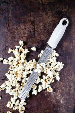 Microplane Premium Classic Zestenreißer, Beige -Deutschland Kochzauber Verkaufs-Shop microplane premium classic zester 32