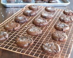 Nordic Ware Kühlgitter 40.6x50.8x2.5 Cm -Deutschland Kochzauber Verkaufs-Shop nordic ware large cooling grille in copper 5