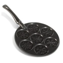 Nordic Ware Schneeflocke Pan­cake-Pfanne, 25 Cm