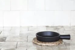 Serax Surface Trivet Girder Hyacinth, Ø26 Cm -Deutschland Kochzauber Verkaufs-Shop serax surface trivet girder hyacinth 0