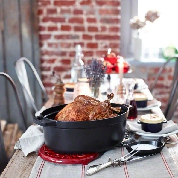 Staub Oval Kochtopf Aus Gusseisen 8 L, Kirsche 3 Staub Oval Kochtopf Aus Gusseisen 8 L, Kirsche – Bild 3