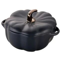 Staub Petite Pumpkin Cocotte Black, 0.7 L