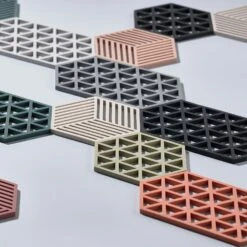 Zone Denmark Triangles Untersetzer L, Warmgrau -Deutschland Kochzauber Verkaufs-Shop zone denmark triangles untersetzer l schwarz 1 2